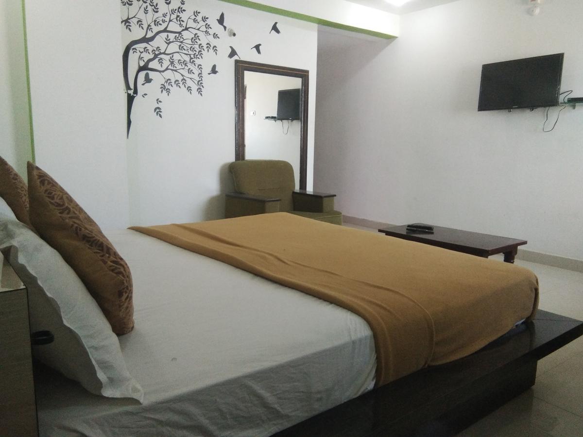 מלון טירופאטי Sairam Residency מראה חיצוני תמונה